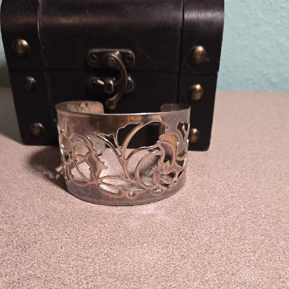 Elegant Silver Cuff Bracelet